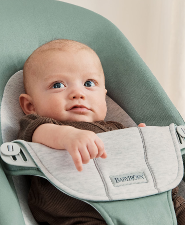 Hamaca Balance Soft Light Sage Woven Jersey - BabyBjörn