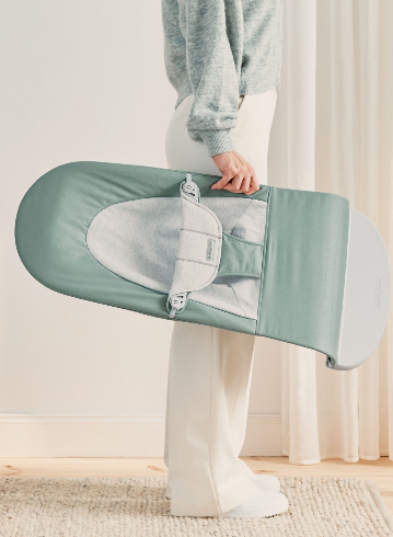 Hamaca Balance Soft Light Sage Woven Jersey - BabyBjörn