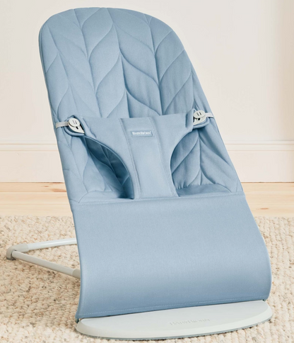 Hamaca Bliss Azul Acolchado Petalo Cotton - BabyBjörn