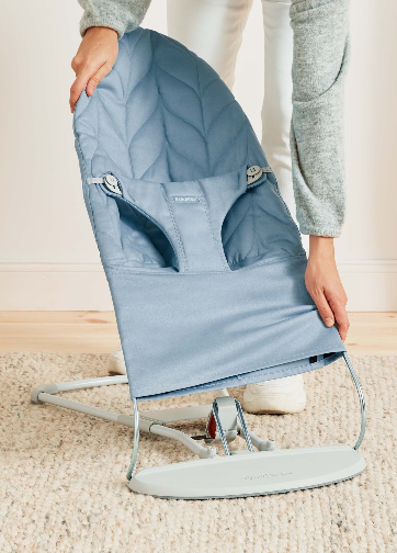 Hamaca Bliss Azul Acolchado Petalo Cotton - BabyBjörn