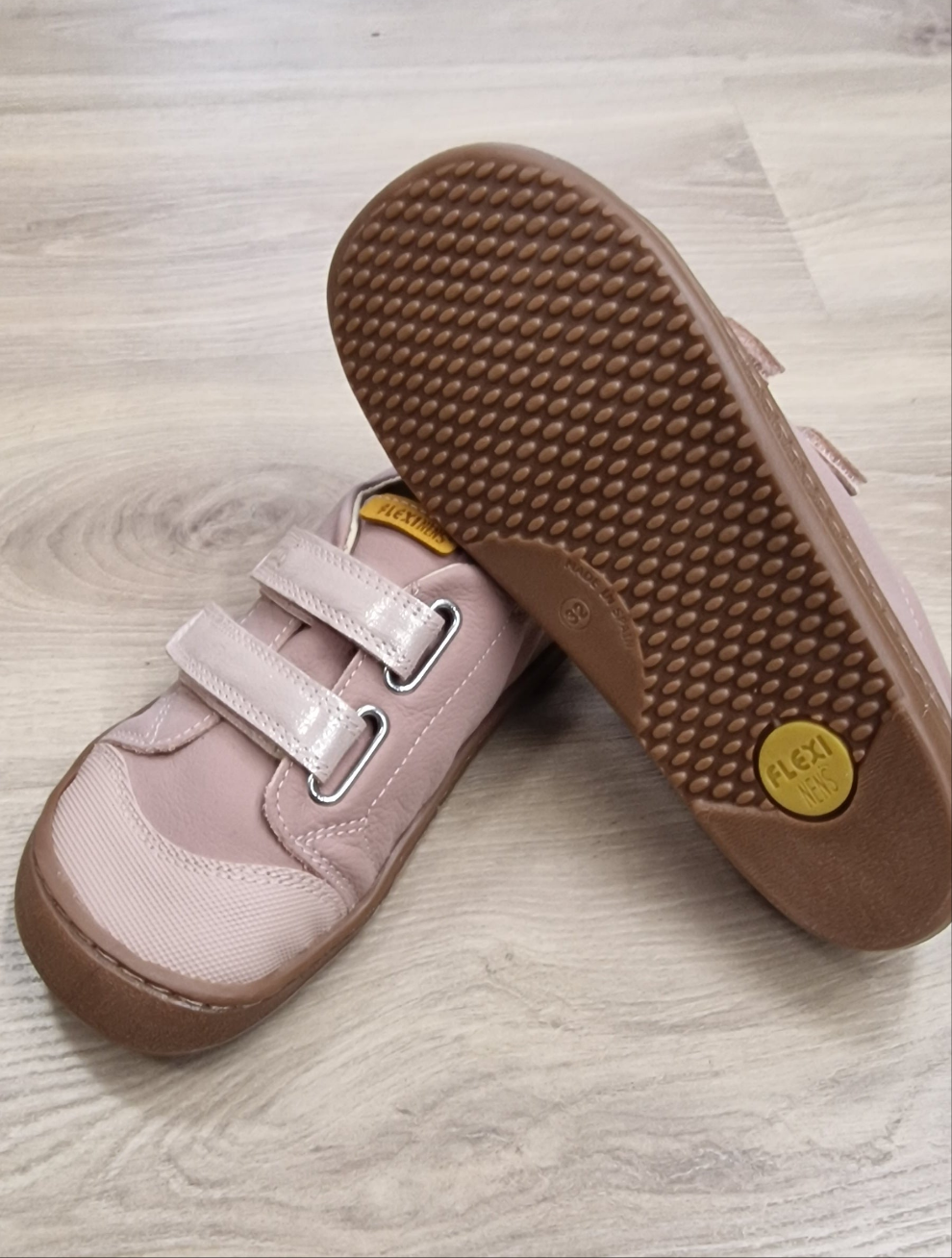 Deportiva Rosa y Brilli Piso R Barefoot - Flexi Nens