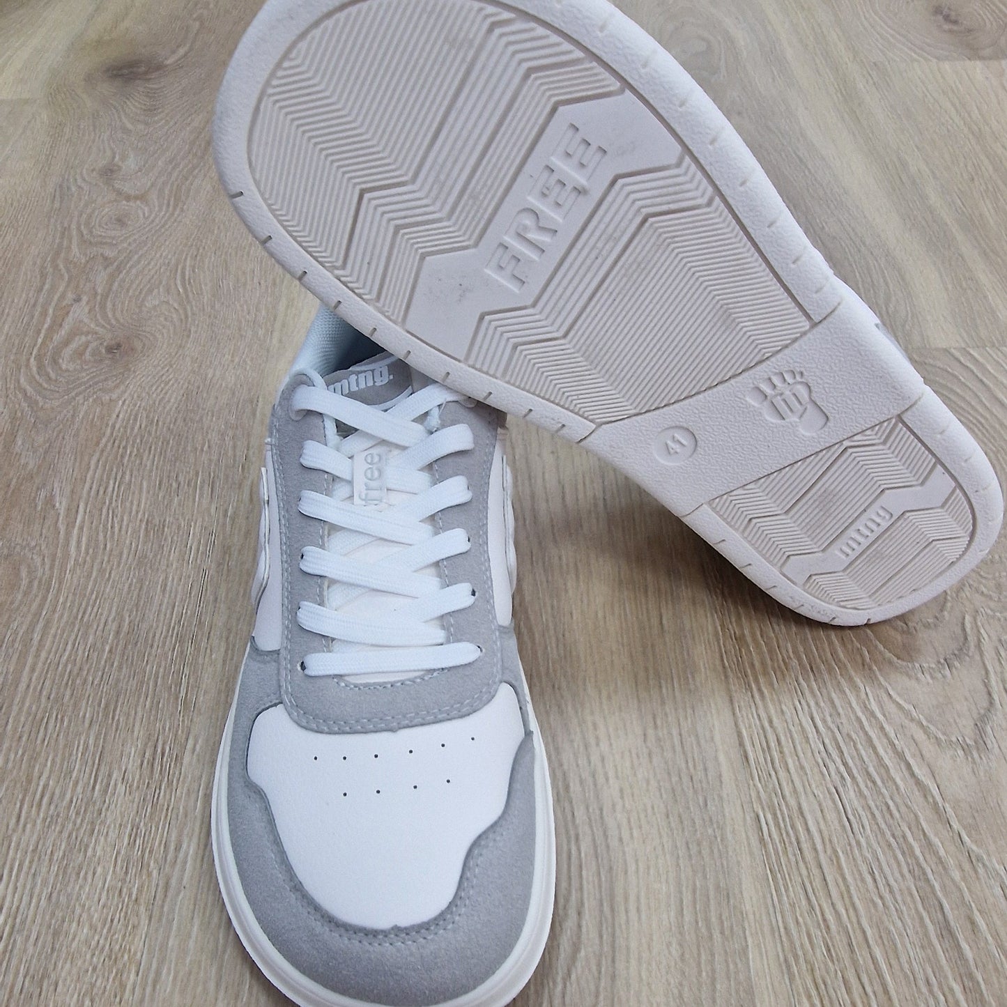 NOVEDAD Free Hombre Pitty Off White/Action Vegano - Mustang