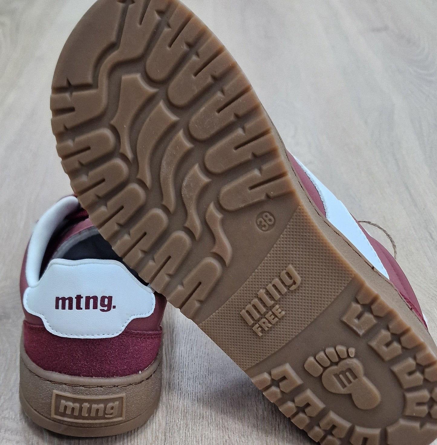 NOVEDAD Free Mujer Plity Burdeos - Mustang